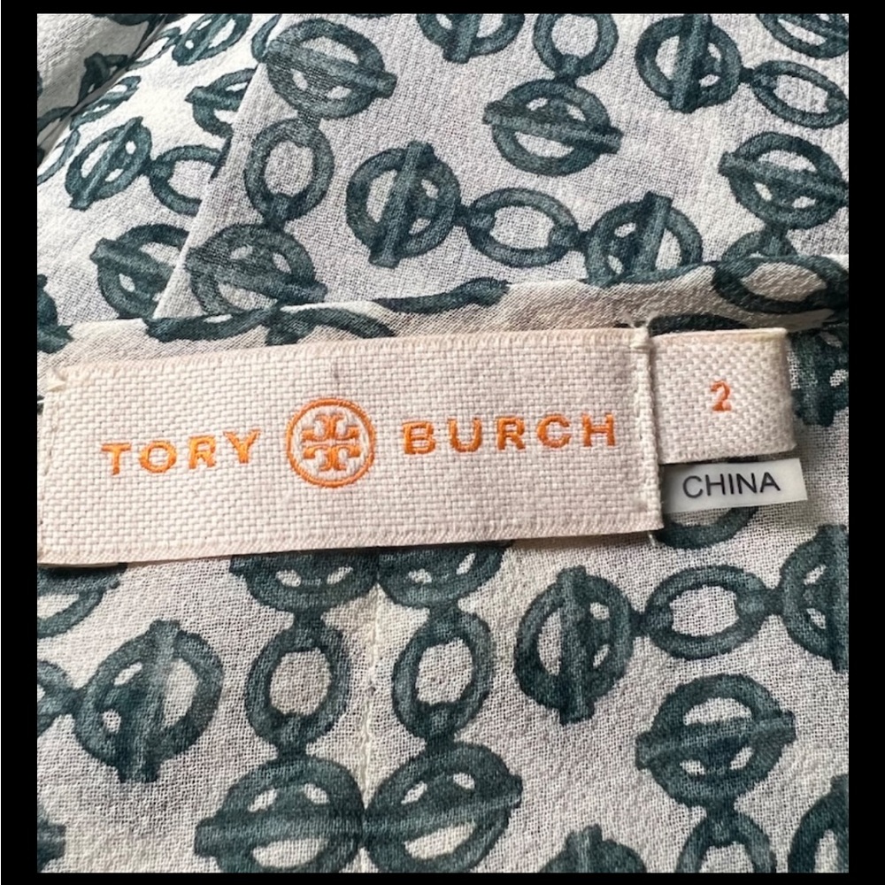 TORY BURCH Chain Print Silk Blouse English Green Long Sleeve Pleated Top 2 - Picture 9 of 10